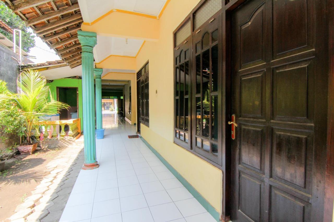 Losmen Melati Hotel Bantul Esterno foto