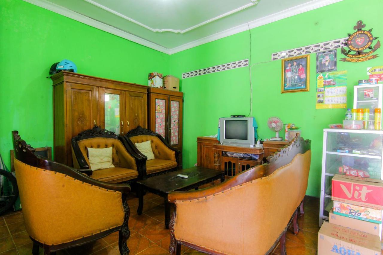 Losmen Melati Hotel Bantul Esterno foto