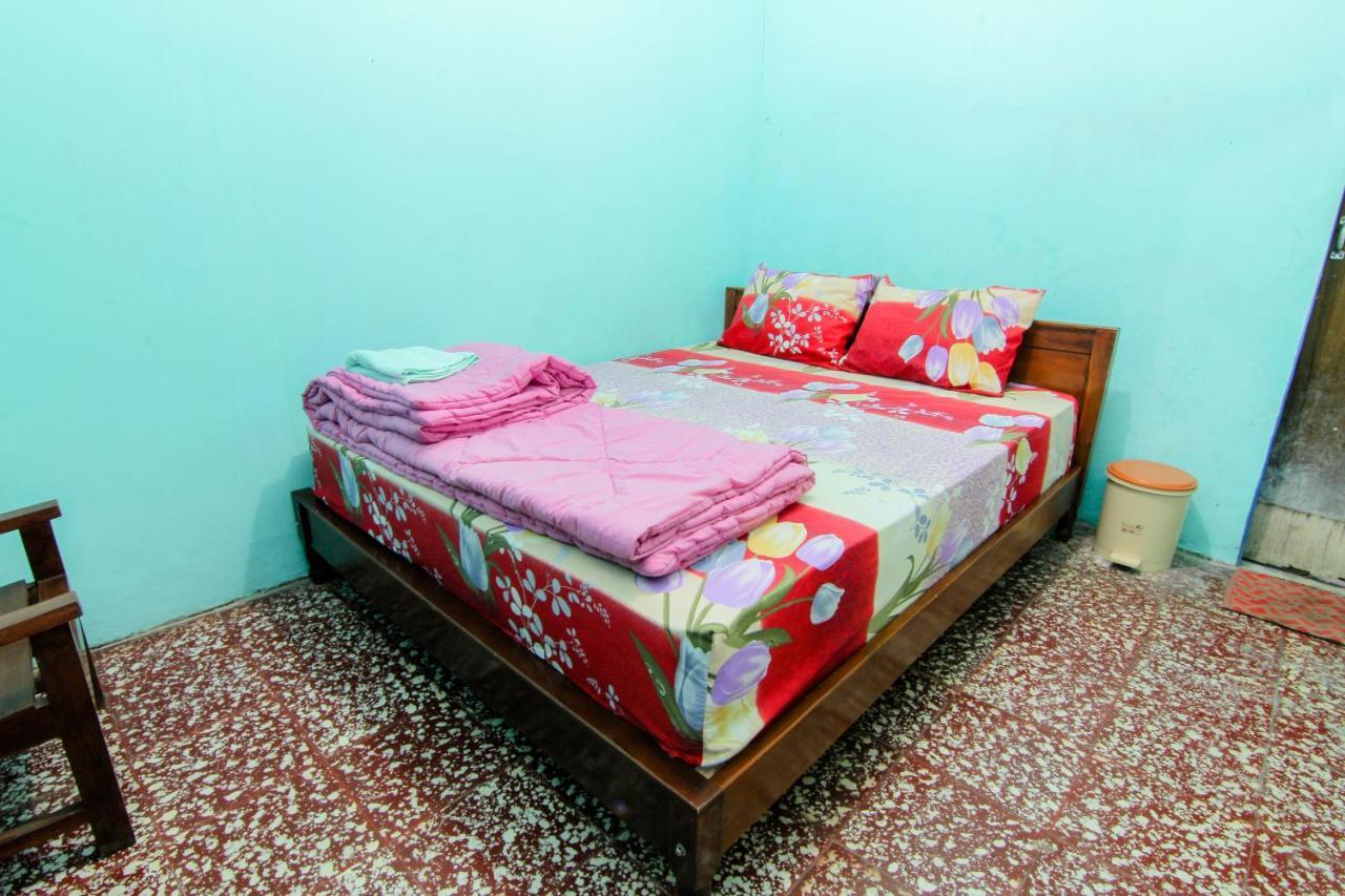 Losmen Melati Hotel Bantul Esterno foto