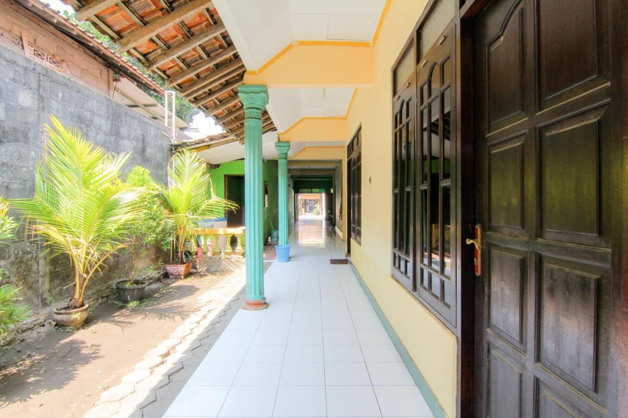 Losmen Melati Hotel Bantul Esterno foto