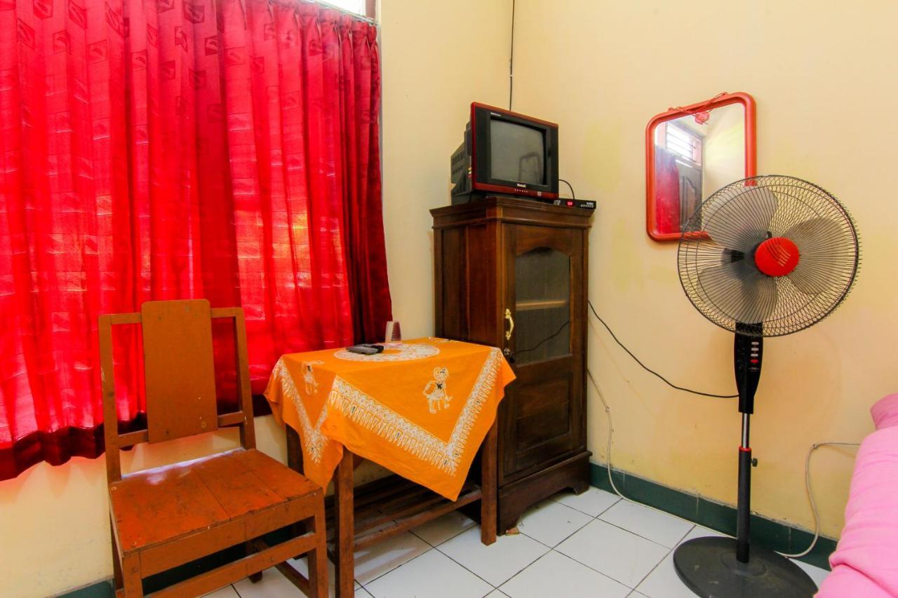 Losmen Melati Hotel Bantul Esterno foto
